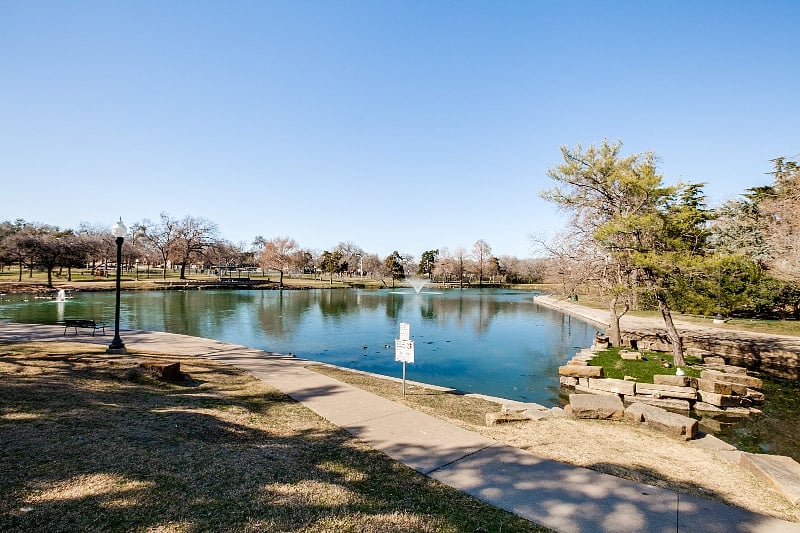 Nearby attraction - Lake Cliff Park