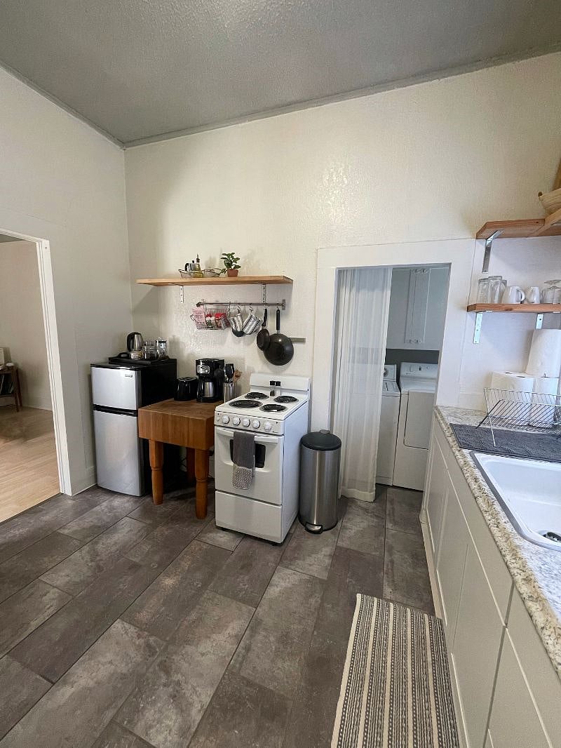Furnished Finder property 366729_1 photo 4