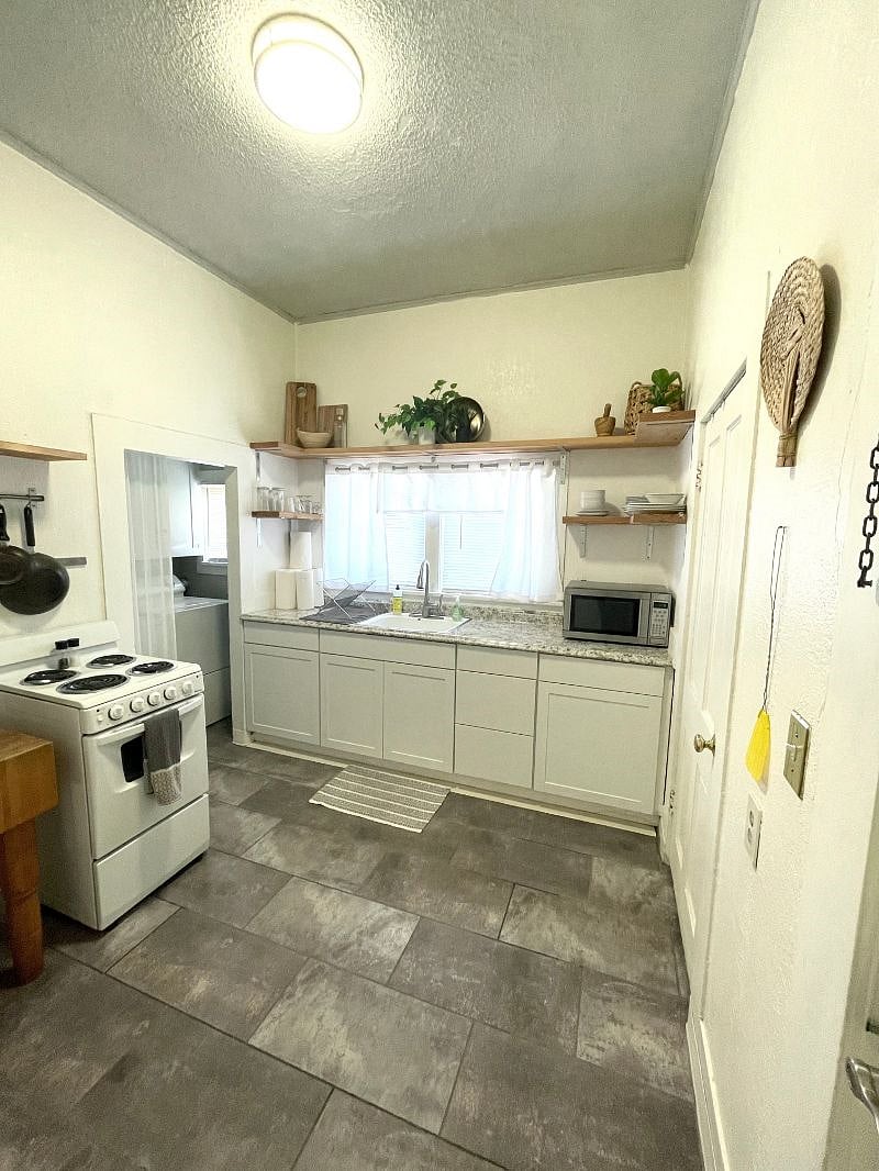 Furnished Finder property 366729_1 photo 5