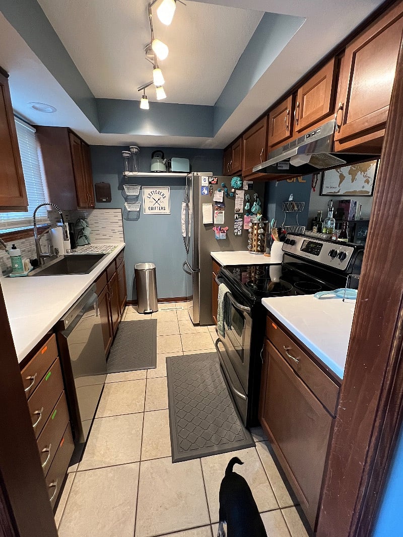 Shared kitchen with updated appliances