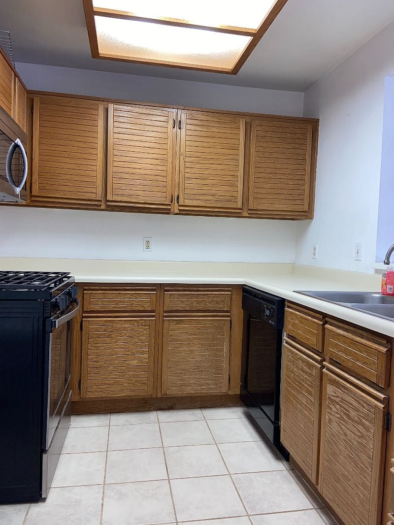 Full kitchen
