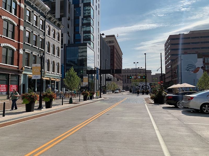 View toward Walnut St from Court St