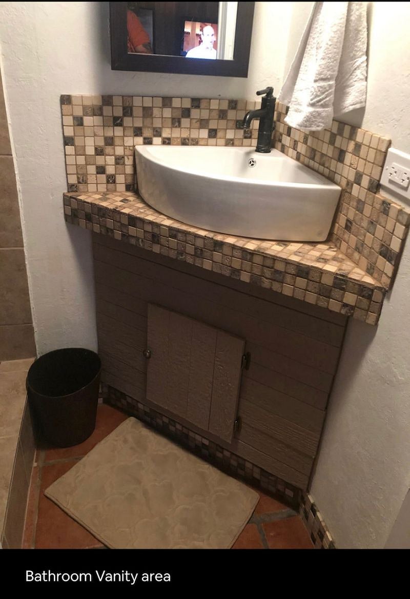 Bathroom sink