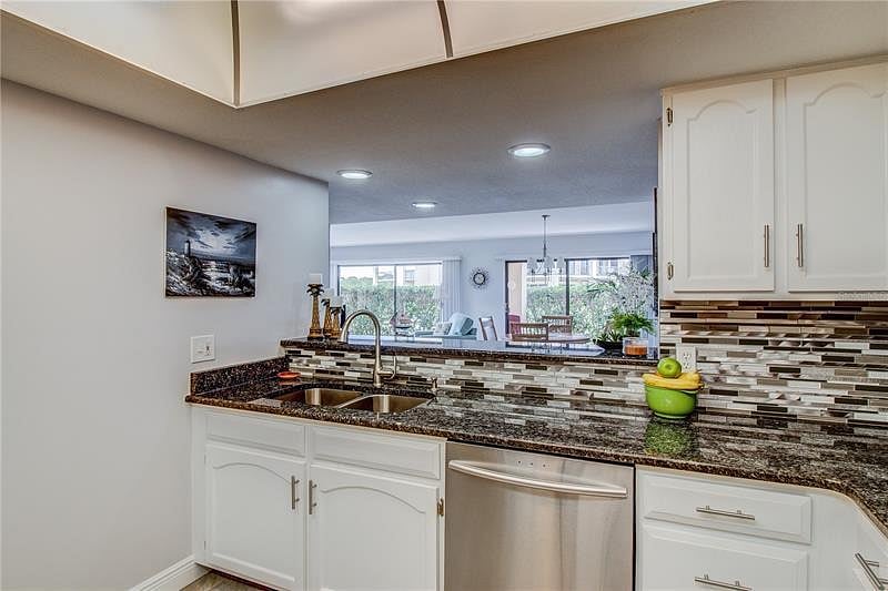 Furnished Finder property 367351_1 photo 17