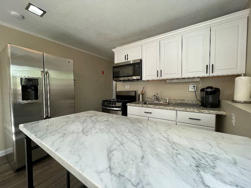 Downstairs Kitchenette
