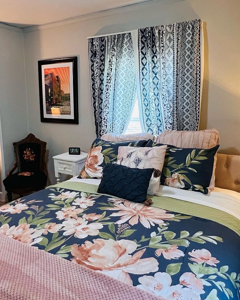 Bedroom 1: Queen Bed, dresser, tv with wifi & remote; alarm clock; usb port