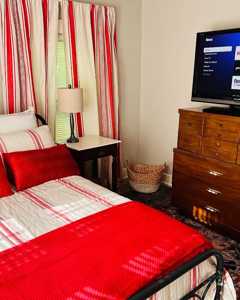 Bedroom 2: full size bed with flatscreen tv, wifi, remote, usb port