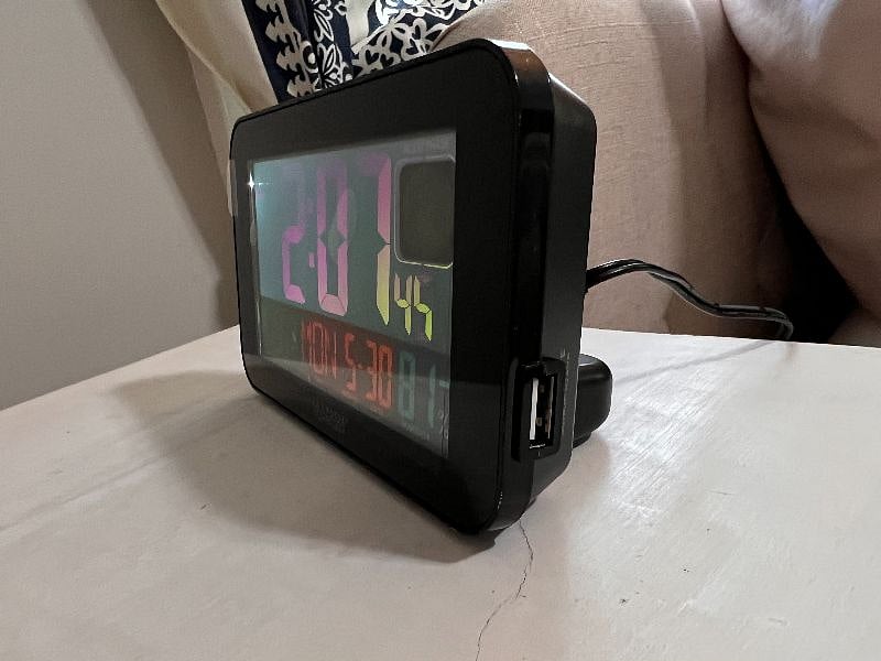 Bedroom 1 digital alarm with usb port