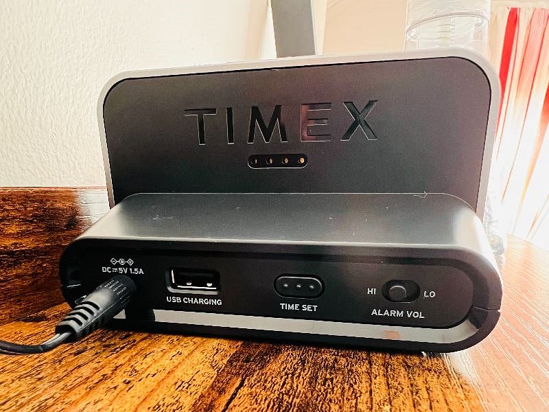 Bedroom 2 digital alarm with usb