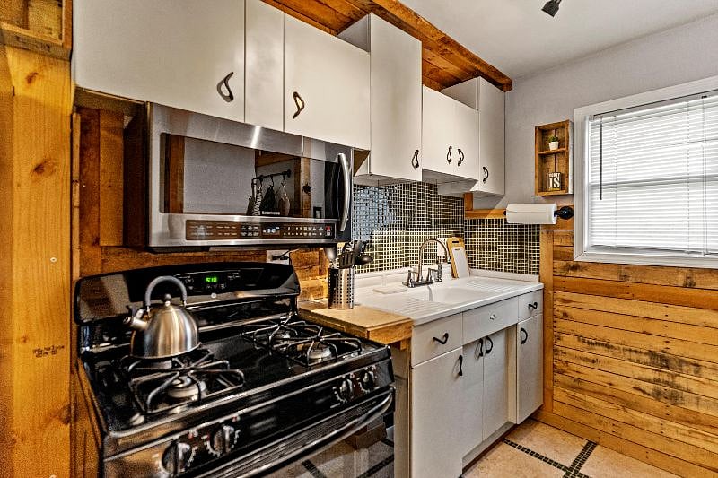 Furnished Finder property 368013_1 photo 21