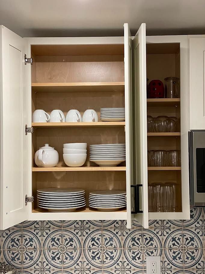 Fully equipped kitchen.