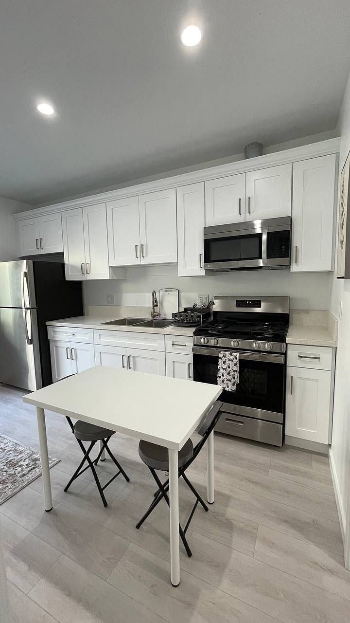 Furnished Finder property 368160_1 photo 8