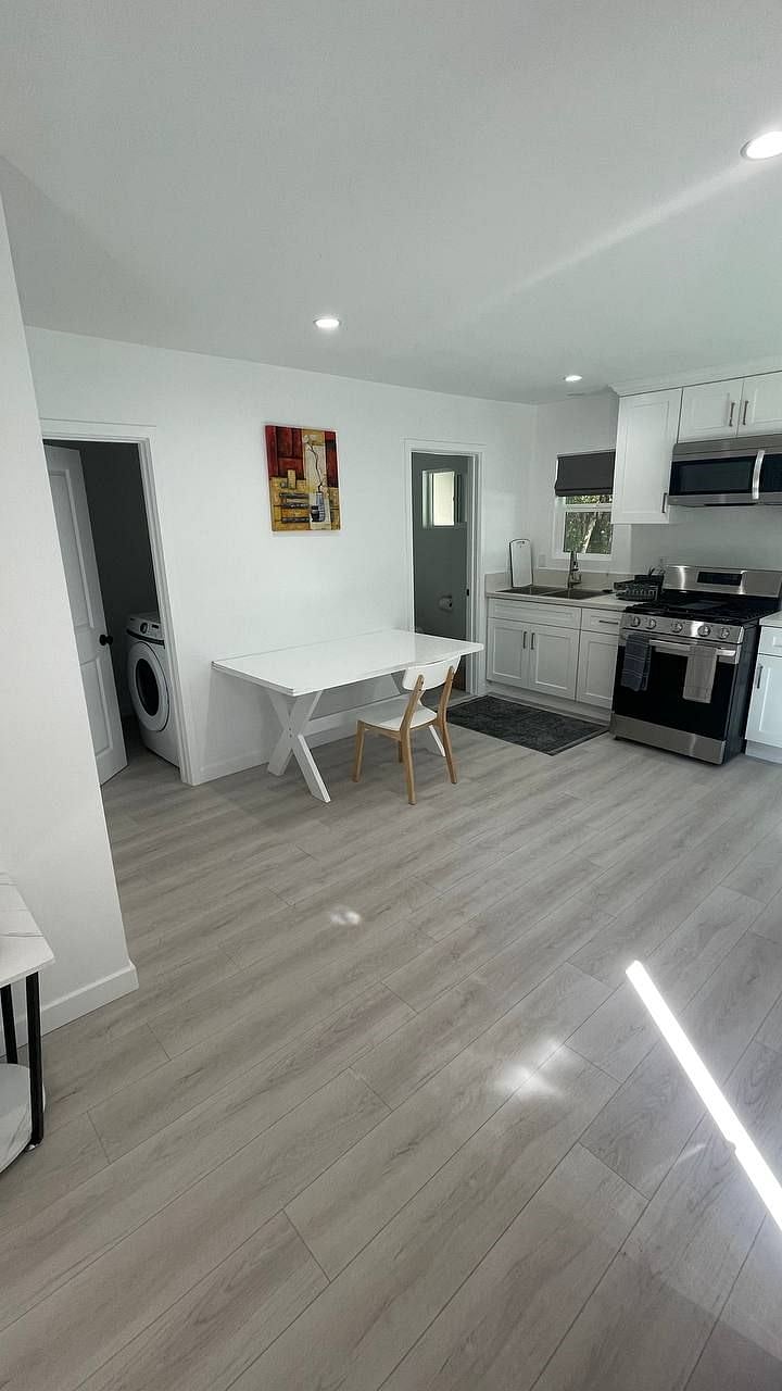 Furnished Finder property 368160_2 photo 13