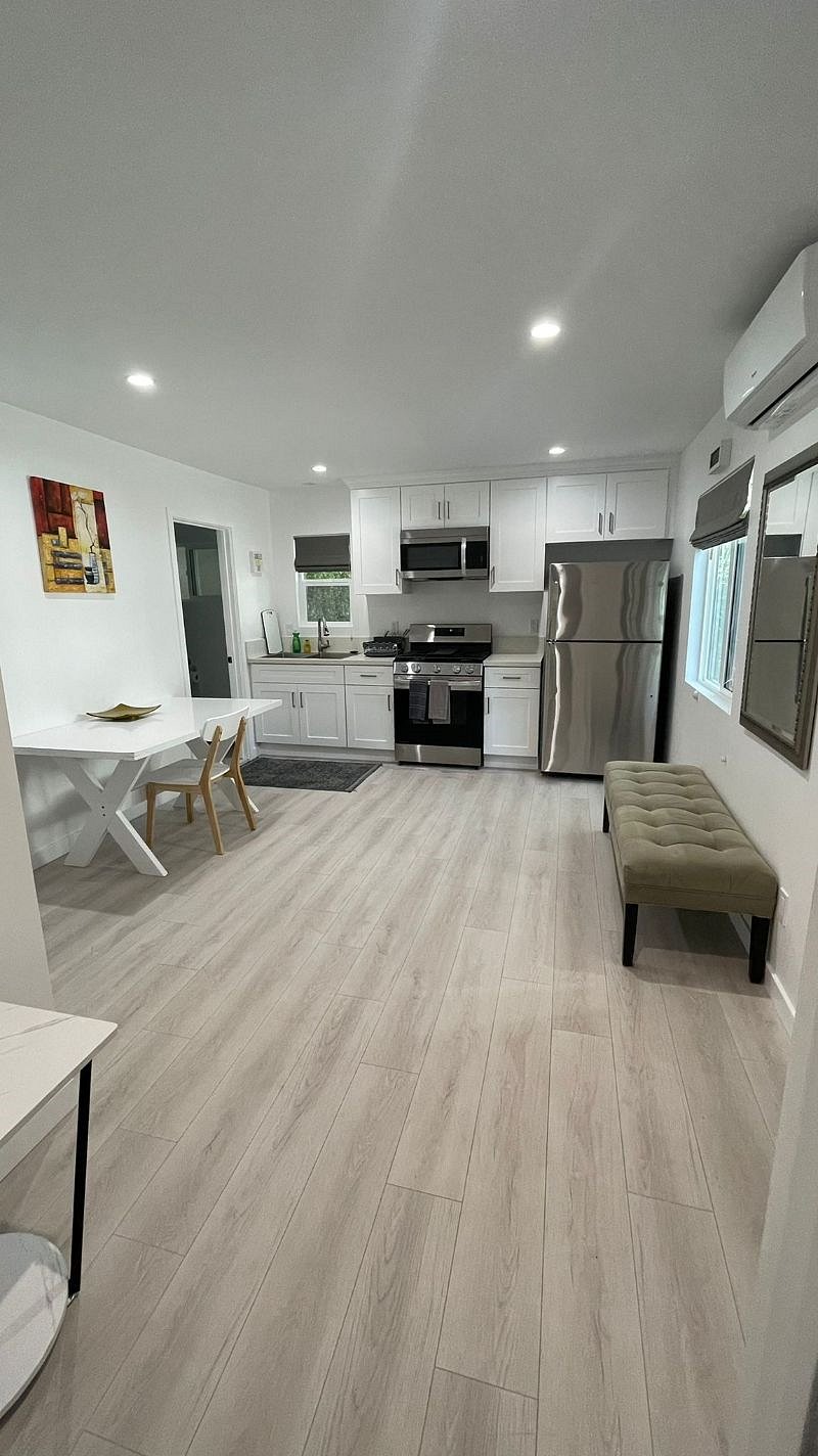 Furnished Finder property 368160_2 photo 24