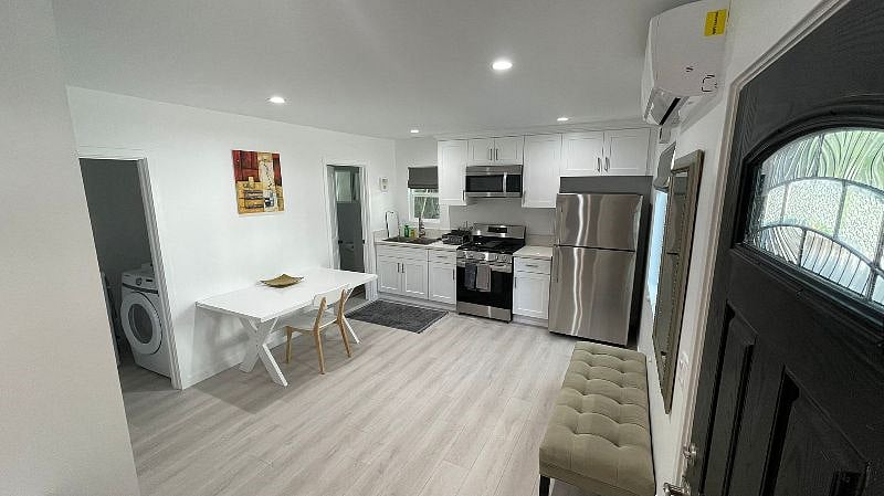 Furnished Finder property 368160_2 photo 25