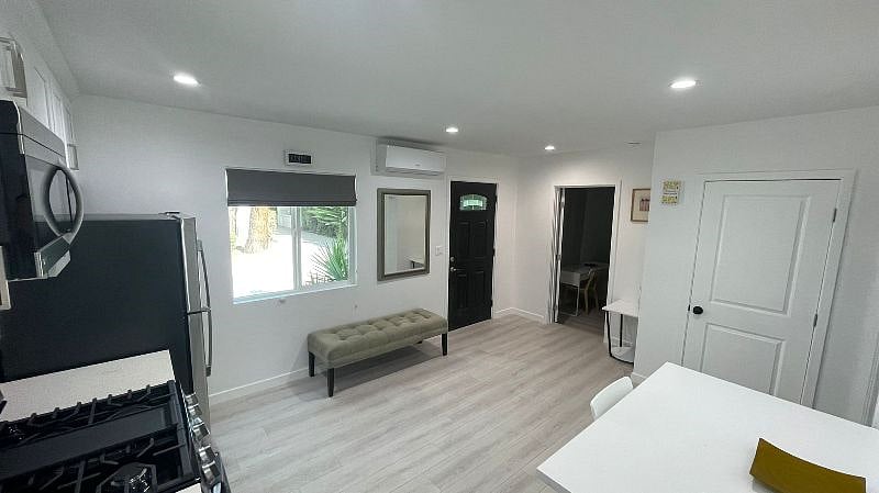 Furnished Finder property 368160_2 photo 27