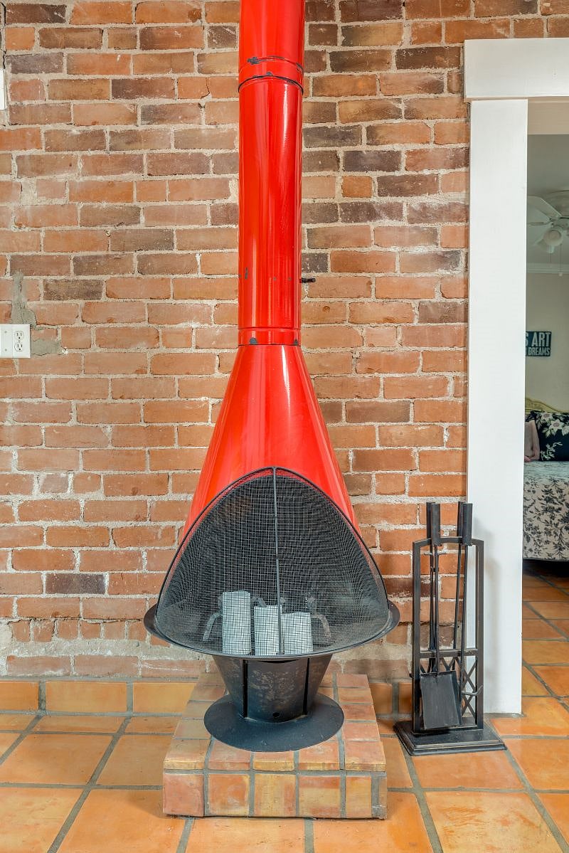 Decorative fireplace