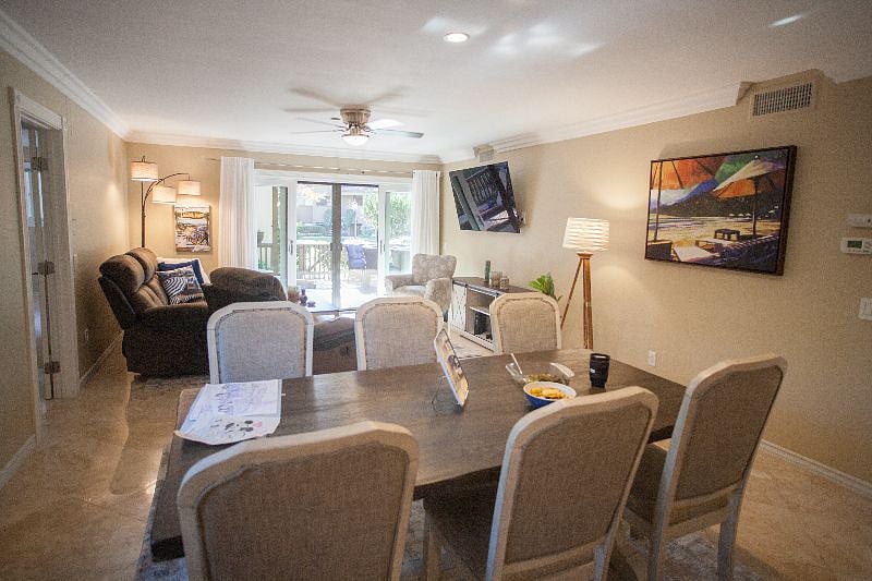 Dining Area for 6