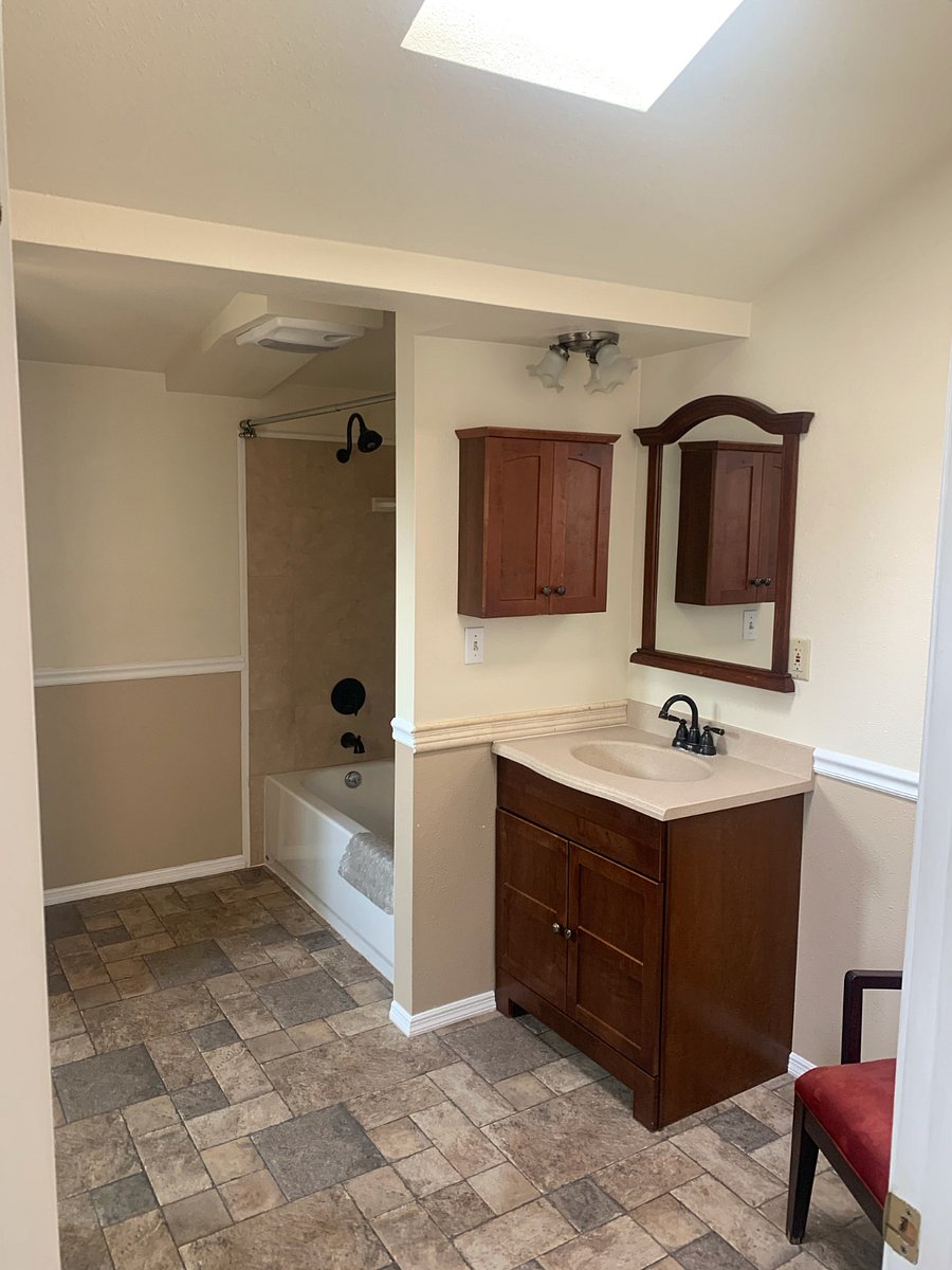 En Suite Master Bathroom