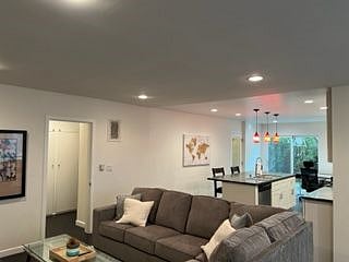 Furnished Finder property 368356_2 photo 17
