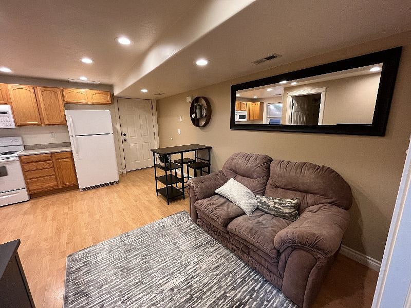 Furnished Finder property 368490_1 photo 11