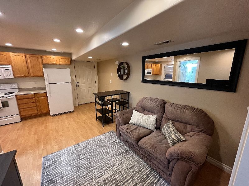Furnished Finder property 368490_1 photo 13
