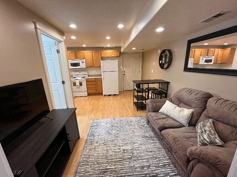 Furnished Finder property 368490_1 photo 14