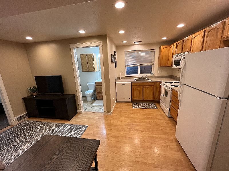 Furnished Finder property 368490_1 photo 10