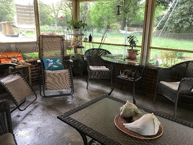 Screen porch