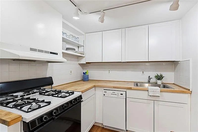 Furnished Finder property 368757_1 photo 14
