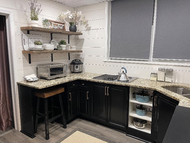 Remodeled kitchen fully equipped with everything you need to prepare your favorite meals