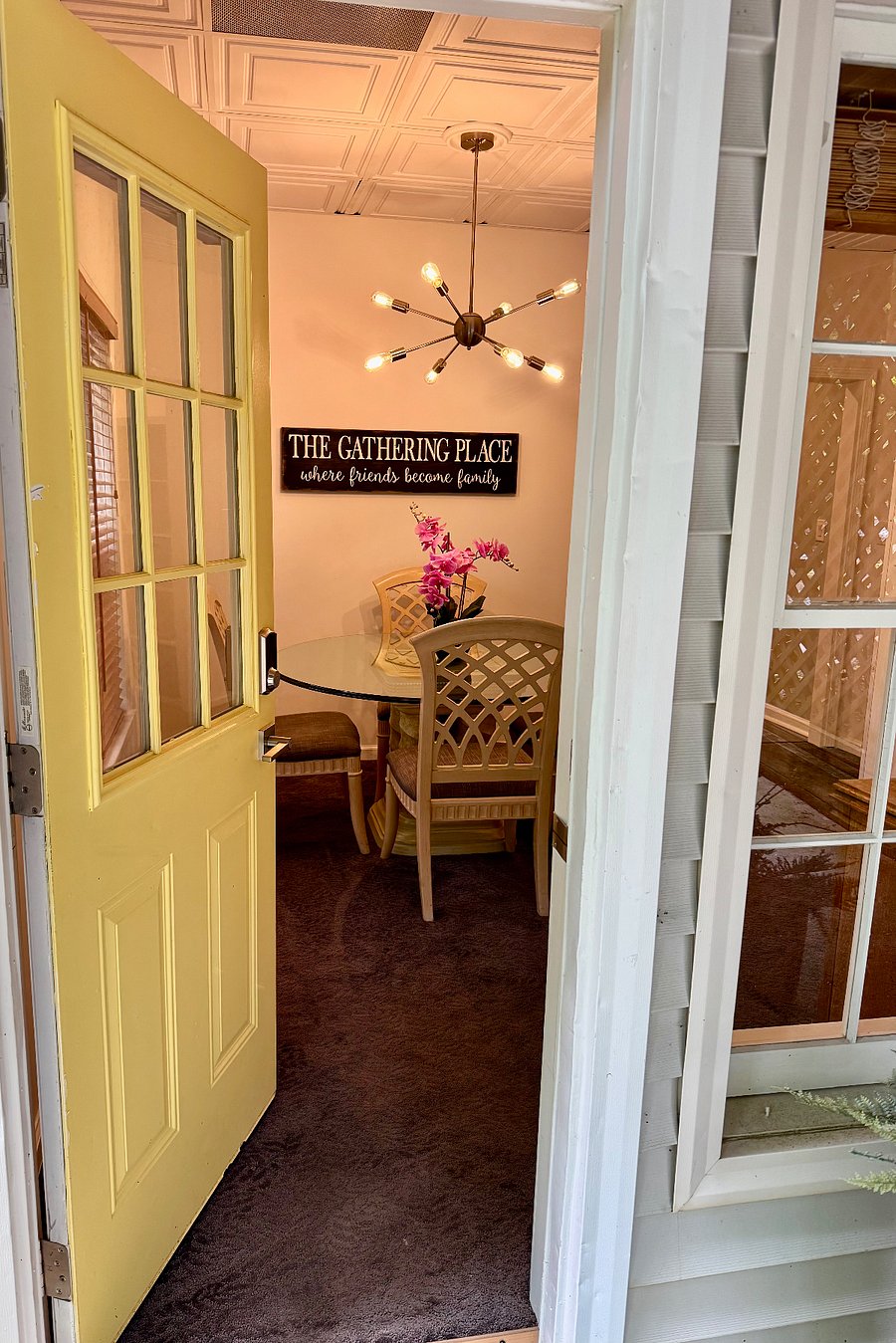 Private Entrance, Welcome Home!