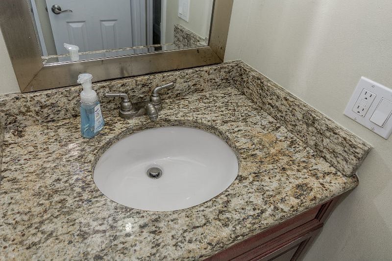 Seperated sink.