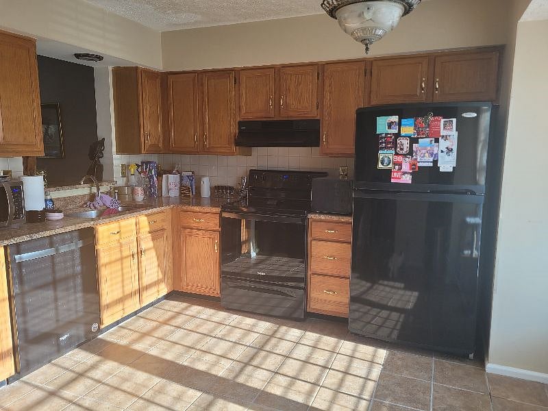 Furnished Finder property 369000_1 photo 9