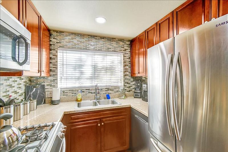 Furnished Finder property 369025_1 photo 12