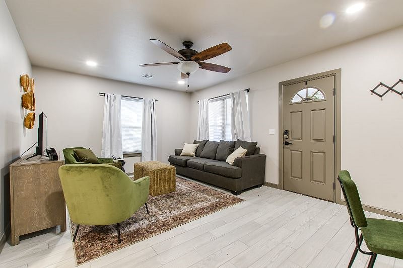 Furnished Finder property 369030_1 photo 5