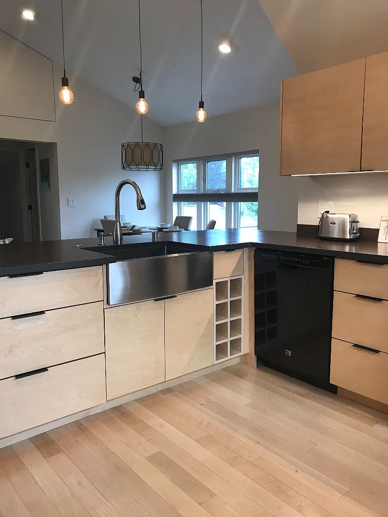 Full Kitchen - Farm Sink