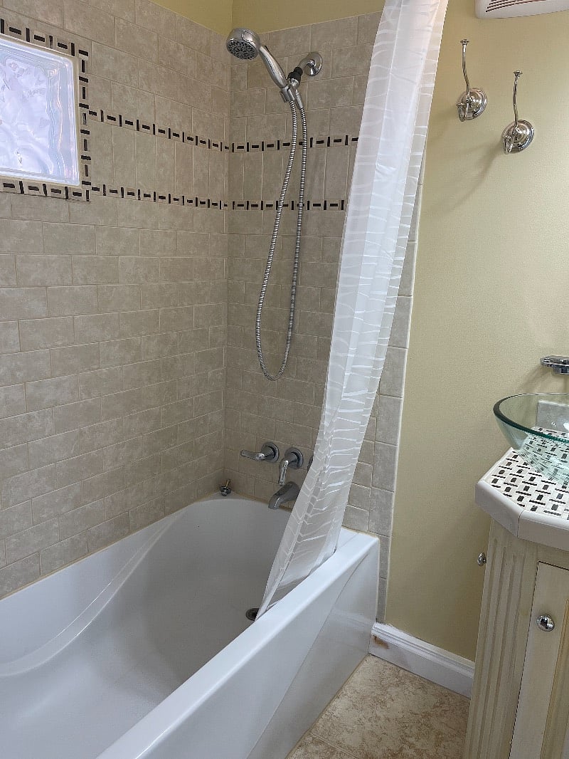 Shower tub bathroom attached bedroom 2