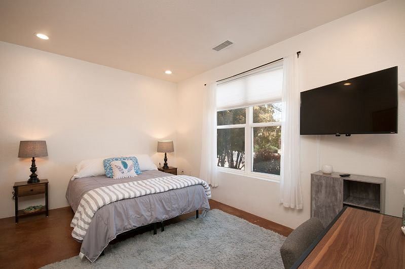 Furnished Finder property 369067_1 photo 21