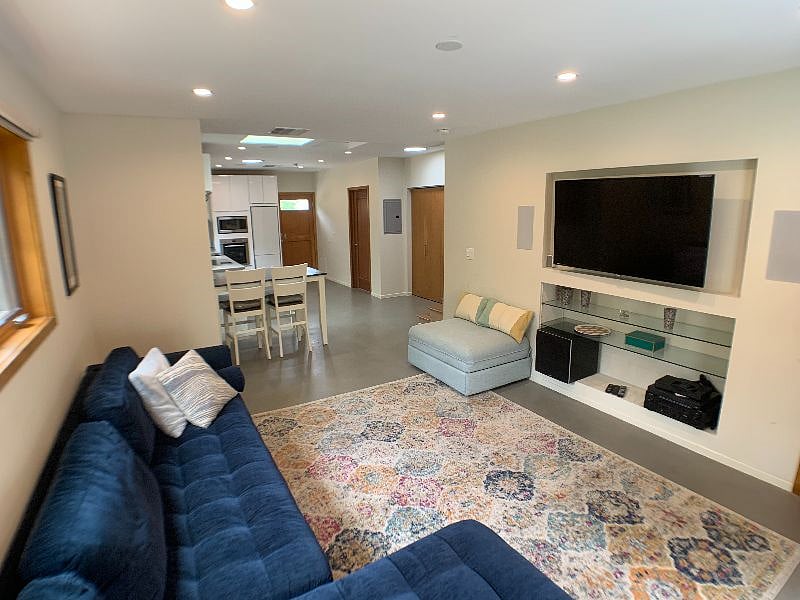 Furnished Finder property 369465_1 photo 7