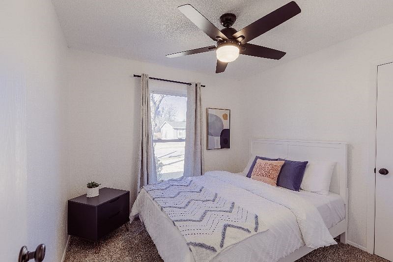 2nd bedroom