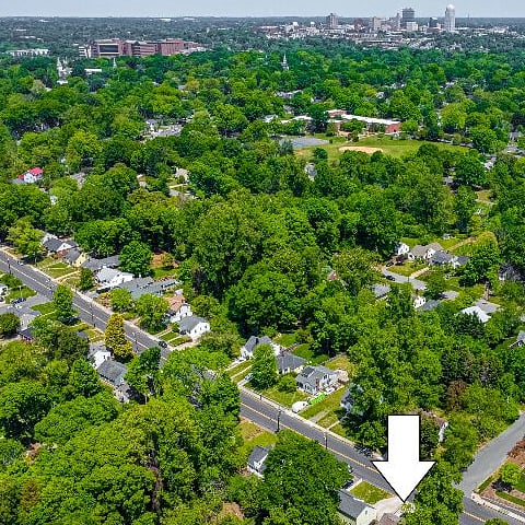 Evergreen Cottage in Ardmore (indicated by arrow) in relation to Downtown Winston-Salem and Medical Center