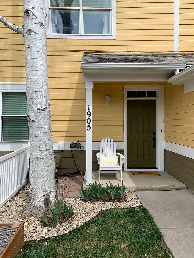Entrance and yard