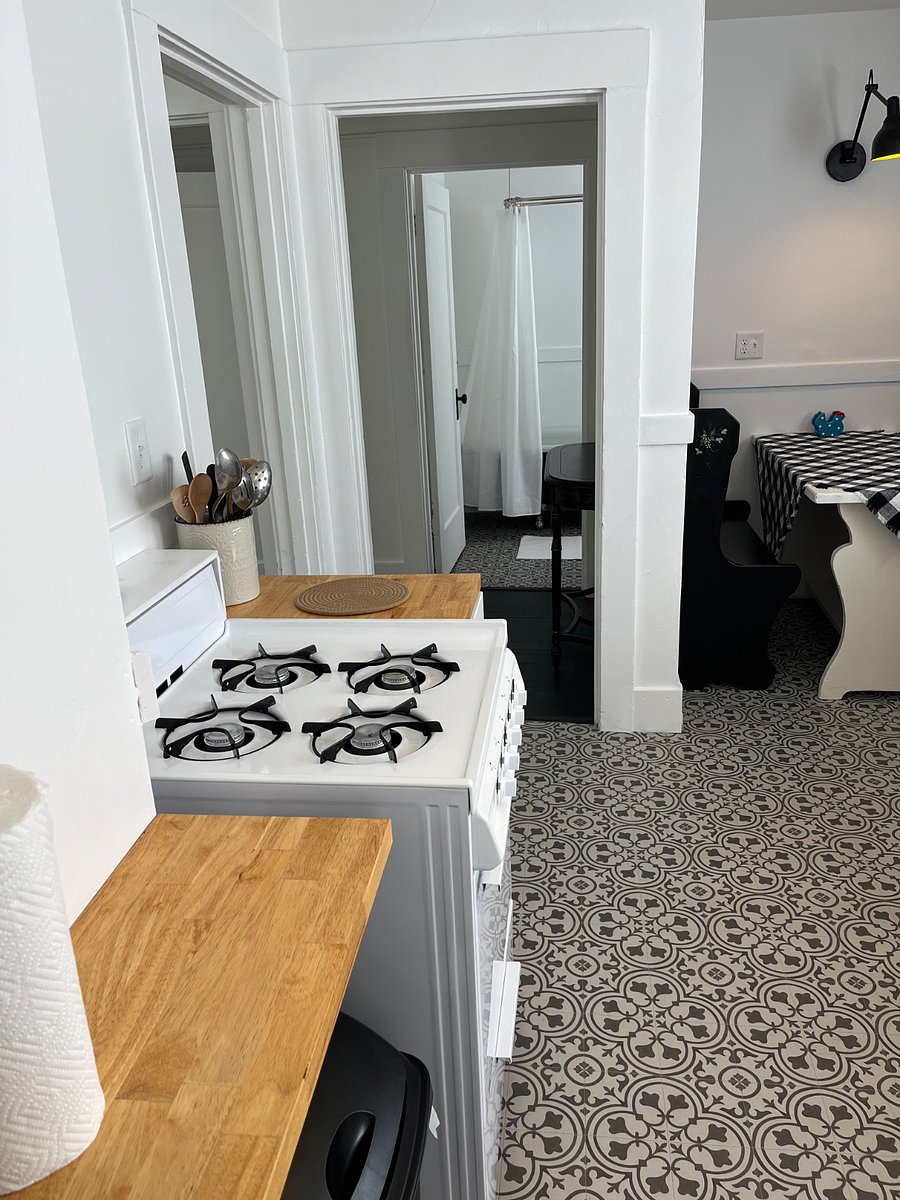 Furnished Finder property 369739_2 photo 6