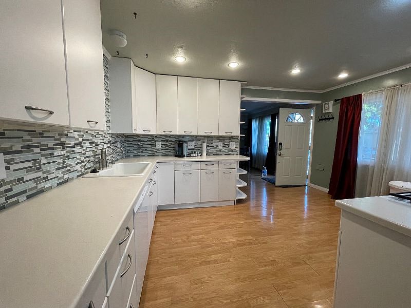 Furnished Finder property 369770_1 photo 6