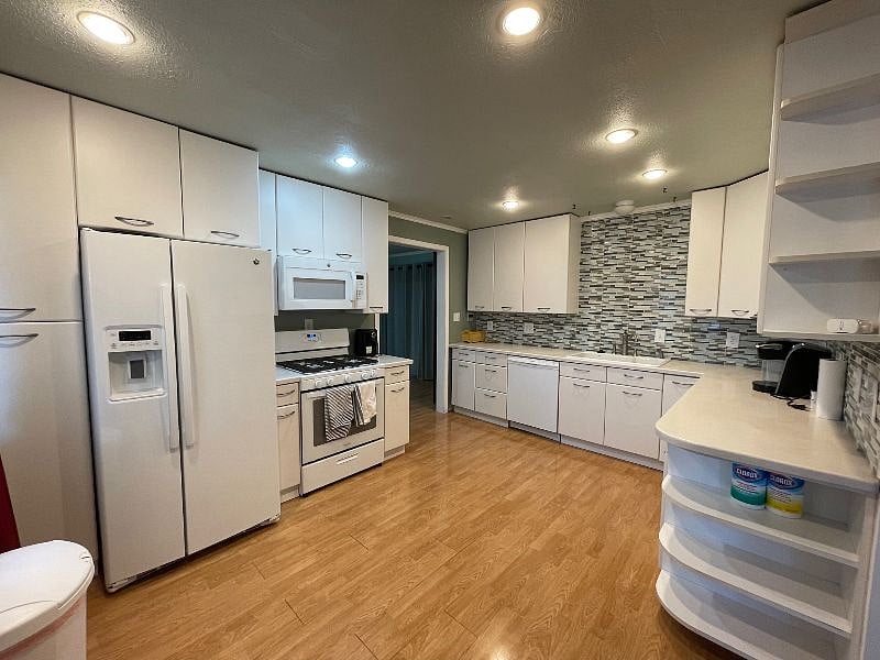 Furnished Finder property 369770_1 photo 7