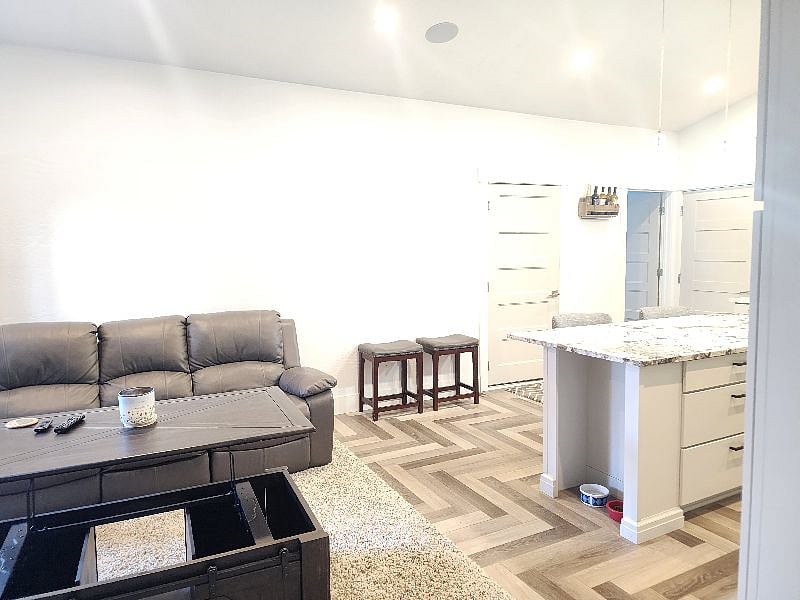 Furnished Finder property 369787_1 photo 6