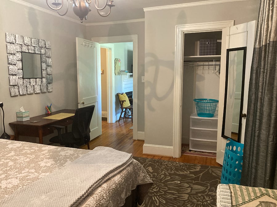 Flex room is perfect for visiting family and friends especially during holidays. Larger room boasts perfect room to dress, store wkend clothes in closet, a mirror. Dedicated work space (desk & office chair) sets you up to remote work on off days from hospital.