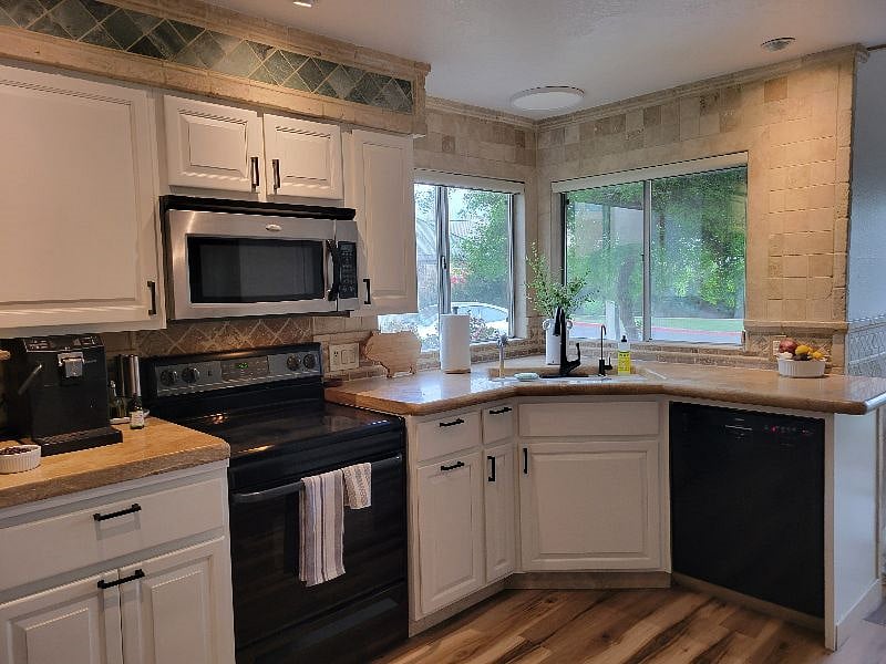 Furnished Finder property 369895_1 photo 12