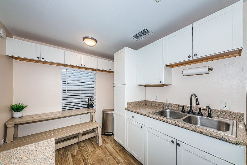 Furnished Finder property 370025_1 photo 12